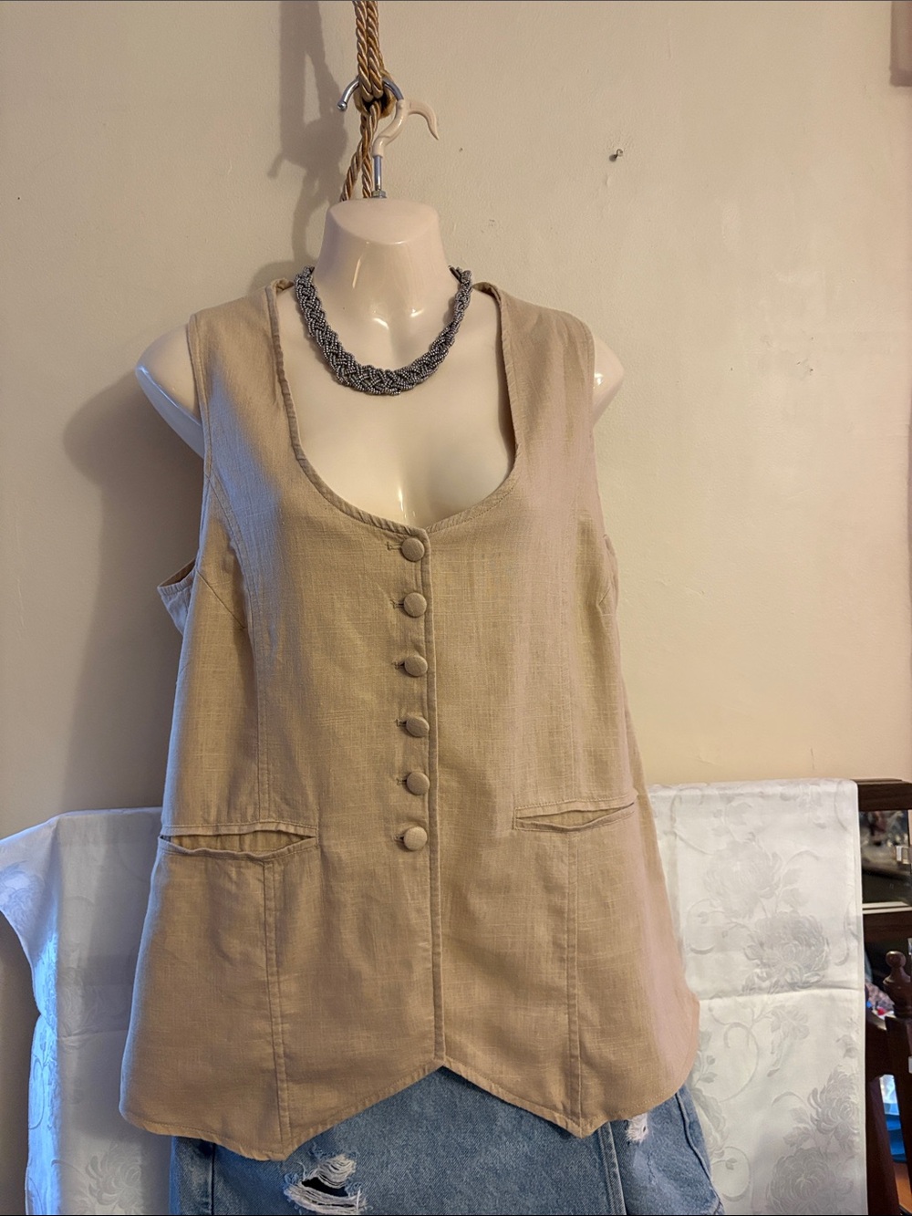 Free People Beige Button-Front Sleeveless Tank. Linen viscose